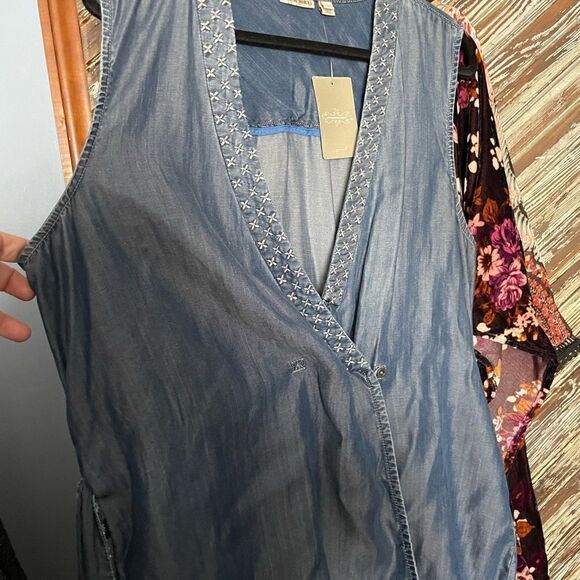 Holding horses stitched wrap vest NWT - Picture 4 of 7